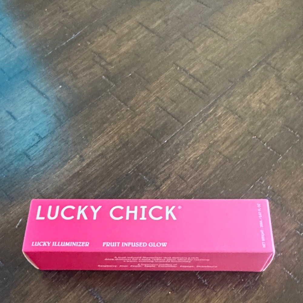 Lucky Chick Fruit Infused Glow Highlighter - Pink